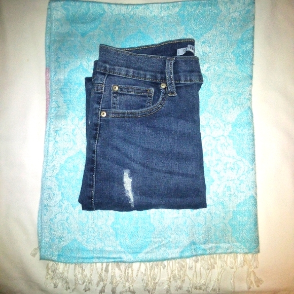 Celebrity Pink factory distressed women's jeans size 7/28 - Picture 4 of 12